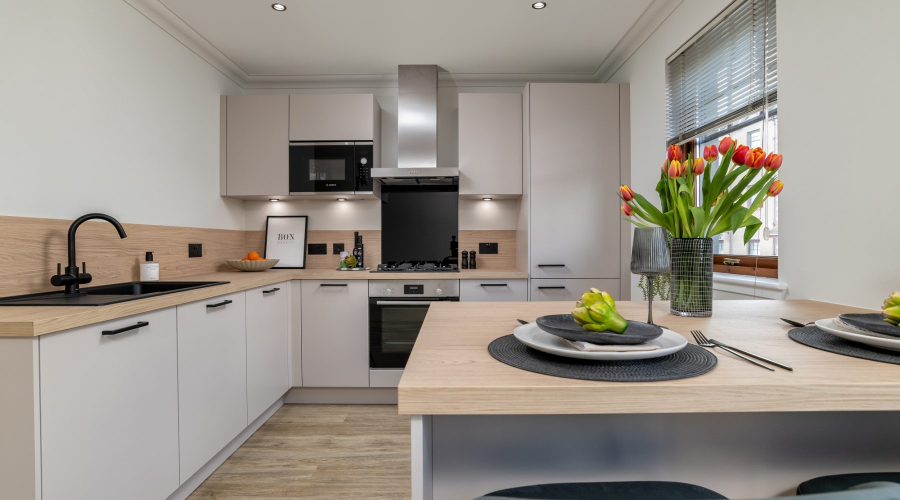 Laings 6 A Victoria Court 004 1